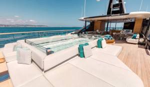 Charter Motor Yacht 