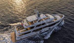 Charter Motor Yacht 