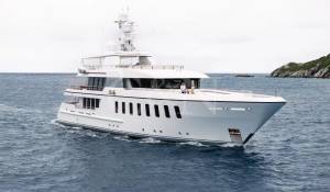 Charter Motor Yacht 