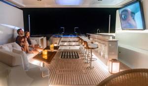 Charter Motor Yacht 