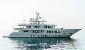 Charter Motor Yacht 