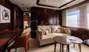 Charter Motor Yacht 