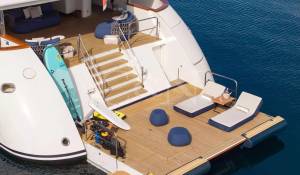 Charter Motor Yacht 