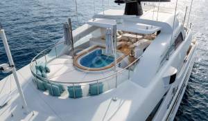 Charter Motor Yacht 