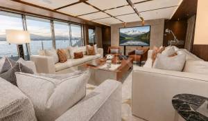 Charter Motor Yacht 