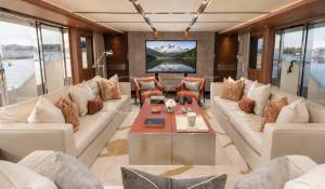 Charter Motor Yacht 