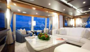 Charter Motor Yacht 