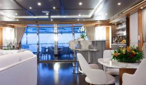 Charter Motor Yacht 