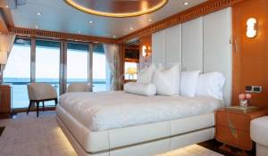 Charter Motor Yacht 