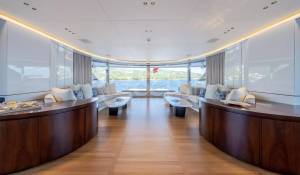 Charter Motor Yacht 