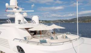 Charter Motor Yacht 