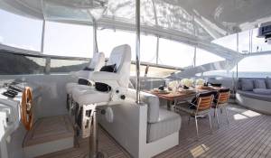 Charter Motor Yacht 