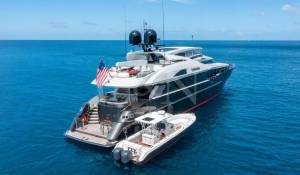 Charter Motor Yacht 