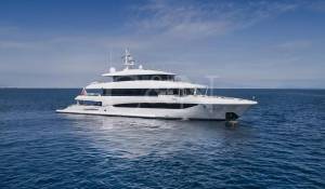 Charter Motor Yacht 