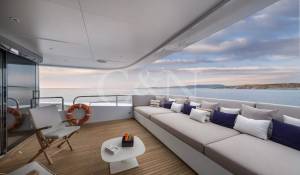 Charter Motor Yacht 