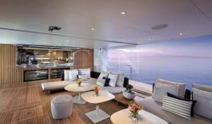 Charter Motor Yacht 