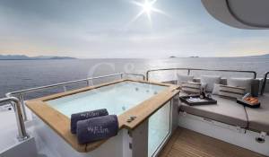 Charter Motor Yacht 