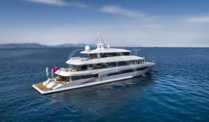 Charter Motor Yacht 