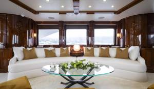 Charter Motor Yacht 
