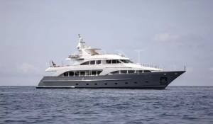 Charter Motor Yacht 