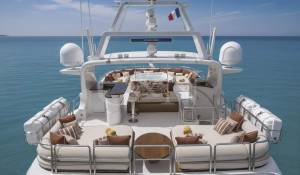 Charter Motor Yacht 