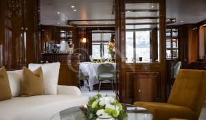 Charter Motor Yacht 