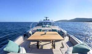 Charter Motor Yacht 