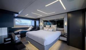Charter Motor Yacht 