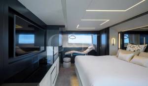 Charter Motor Yacht 
