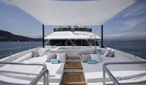 Charter Motor Yacht 