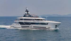 Charter Motor Yacht 