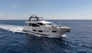 Charter Motor Yacht 