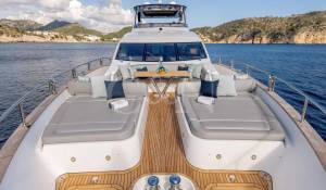 Charter Motor Yacht 