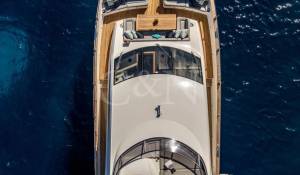 Charter Motor Yacht 