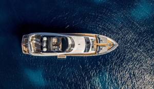 Charter Motor Yacht 