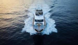 Charter Motor Yacht 