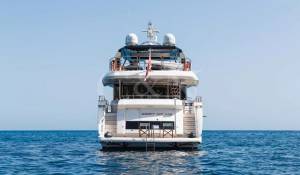 Charter Motor Yacht 