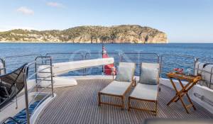 Charter Motor Yacht 