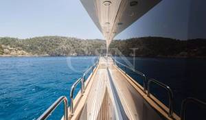 Charter Motor Yacht 