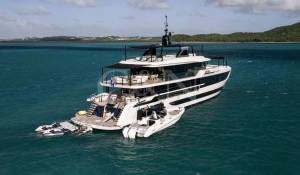 Charter Motor Yacht 