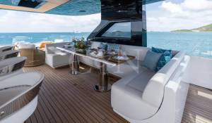 Charter Motor Yacht 