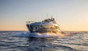 Charter Motor Yacht 