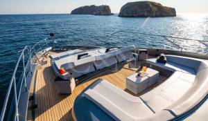 Charter Motor Yacht 