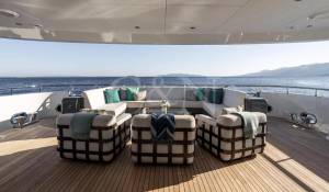 Charter Motor Yacht 