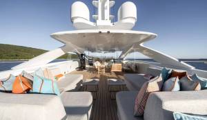 Charter Motor Yacht 