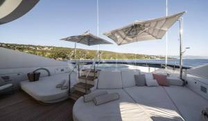 Charter Motor Yacht 