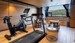 Charter Motor Yacht 
