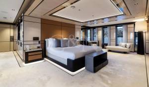 Charter Motor Yacht 