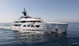 Charter Motor Yacht 