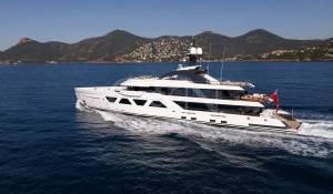 Charter Motor Yacht 